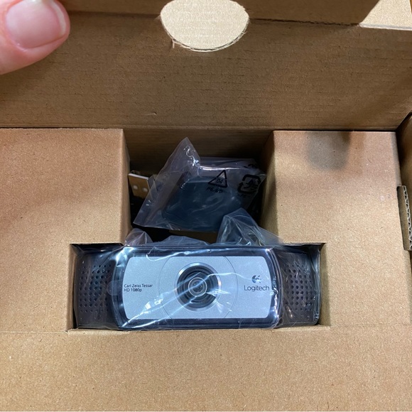 Logitech C930e 1080P HD Video Webcam - 90-Degree Extended View - Picture 6 of 14